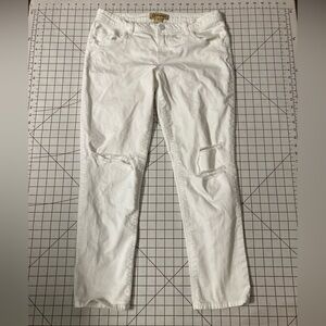 Democracy Women’s Size 8 White Distressed Girlfriend Jeans